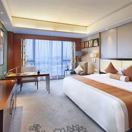 Guangzhou Changfeng Gloria Plaza Hotel Экстерьер фото