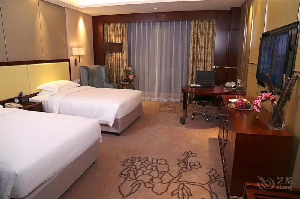 Guangzhou Changfeng Gloria Plaza Hotel Экстерьер фото